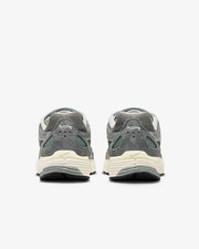 Nike P-6000 “Metallic silver”