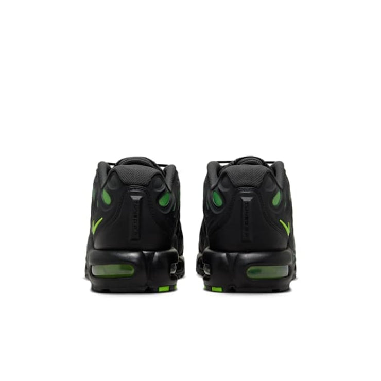 Nike Air Max Plus Drift
"Black & Green Strike"